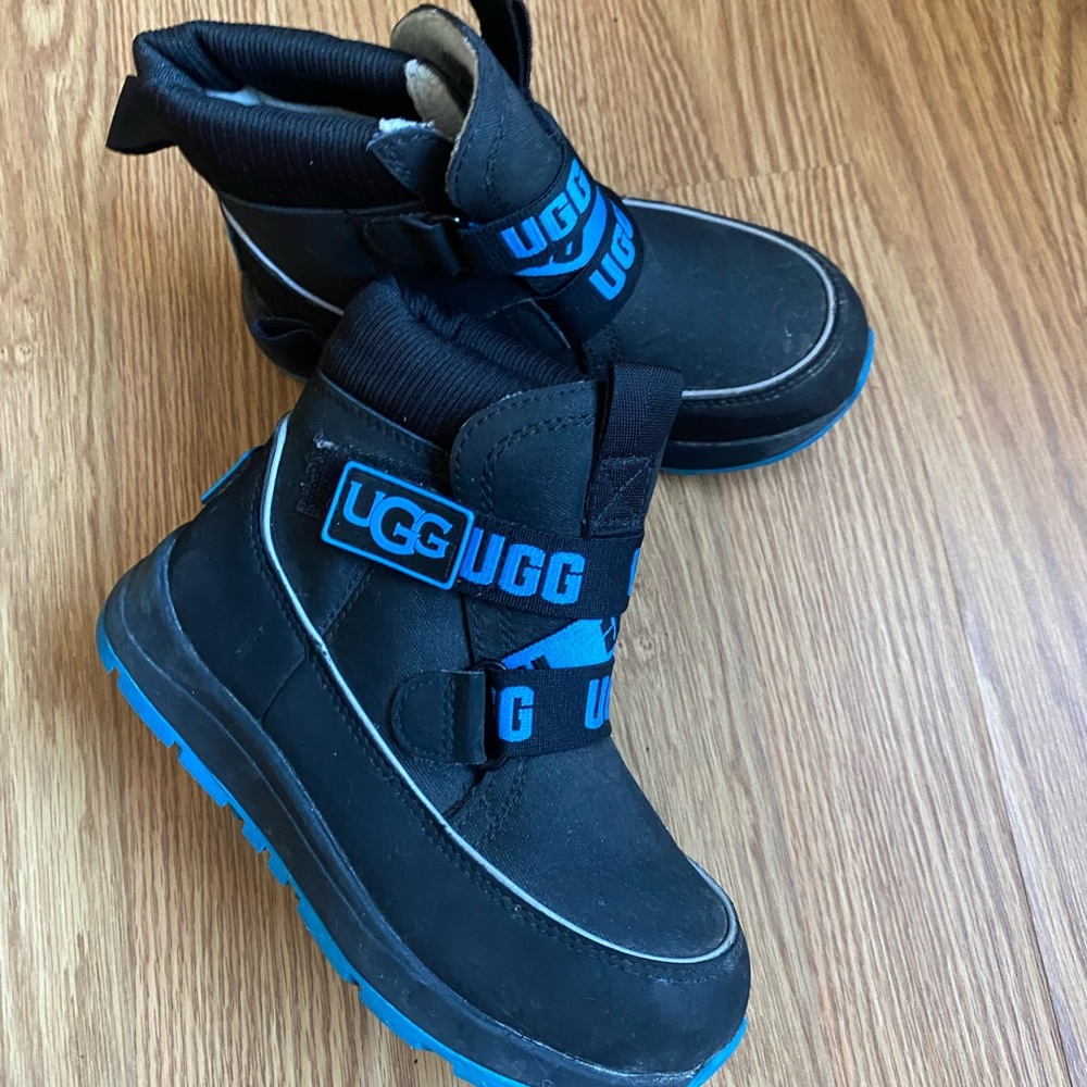 UGG boots for little boy size 11